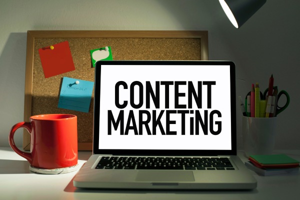 Laptop screen displaying content marketing strategy concept